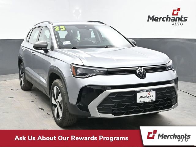 Used 2025 Volkswagen Taos S AWD/4WD image 1