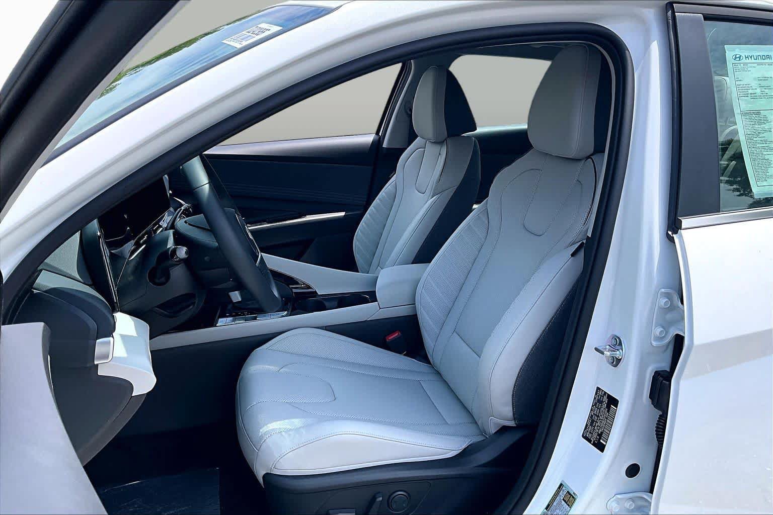 New 2026 Hyundai Elantra Limited FWD image 15