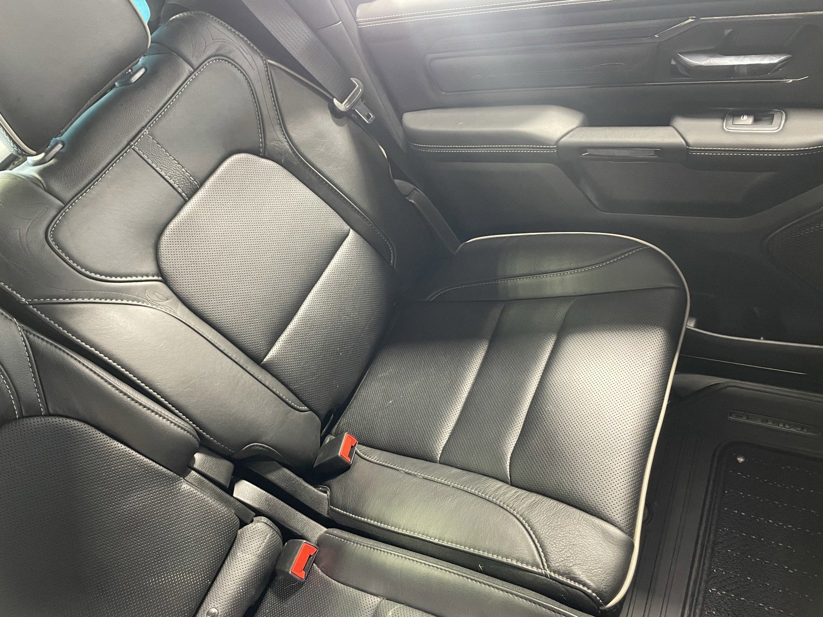 Used 2024 RAM 1500 Limited image 16