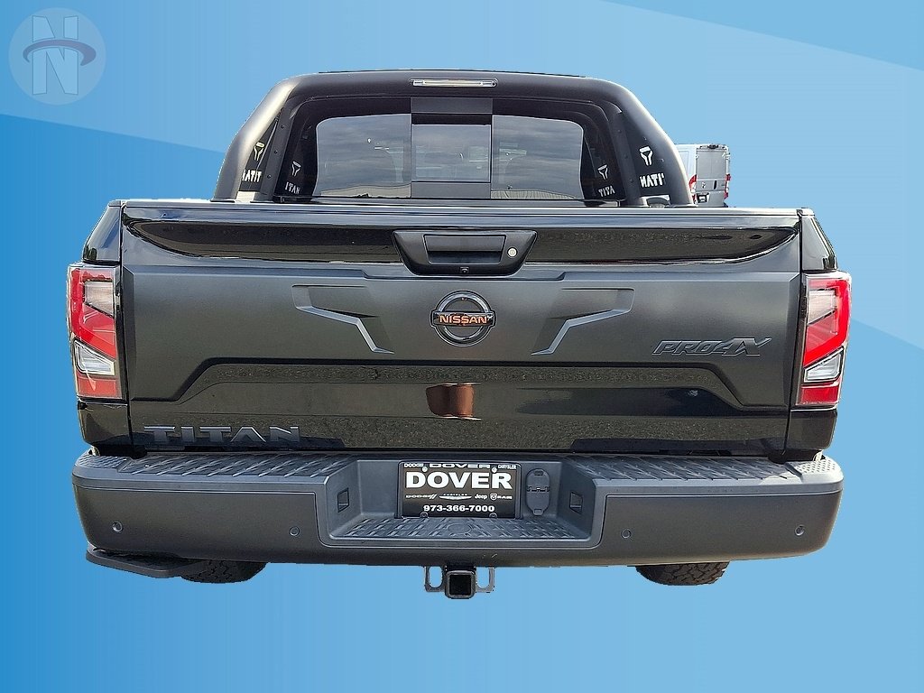 Used 2021 Nissan Titan PRO-4X w/ Pro-4x Convenience Package AWD/4WD image 15