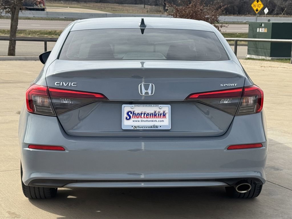 Used 2023 Honda Civic Sport image 5