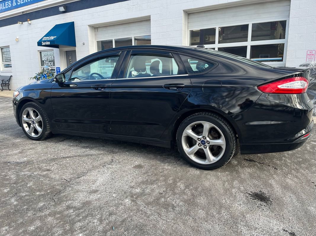 Used 2014 Ford Fusion SE image 2