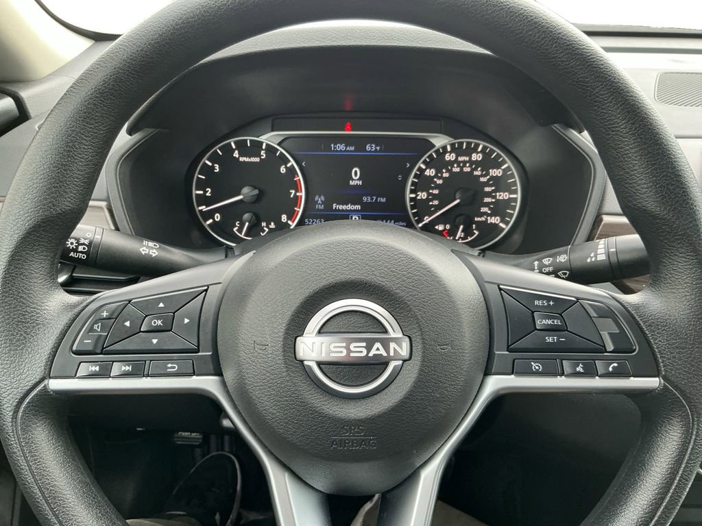 Used 2024 Nissan Altima 2.5 SV image 23