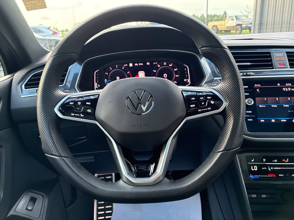 Used 2024 Volkswagen Tiguan SEL R-Line AWD/4WD image 21