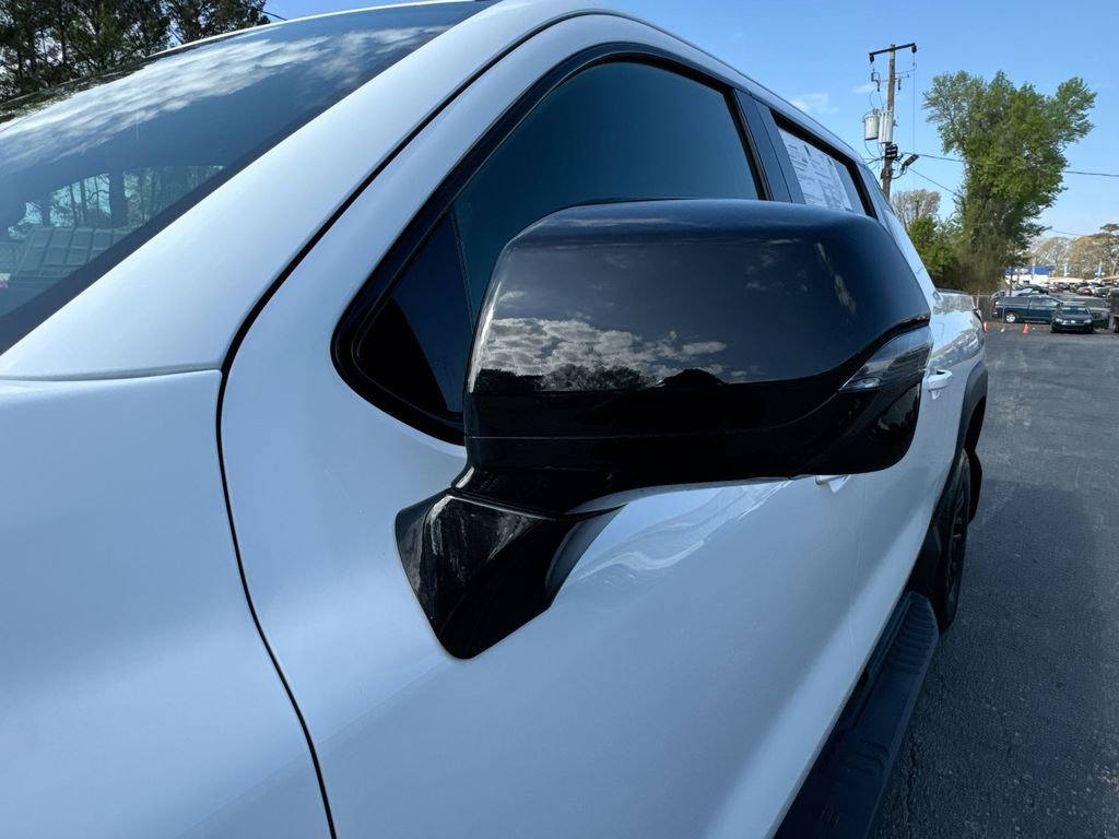 Used 2025 Chevrolet Silverado EV LT image 11