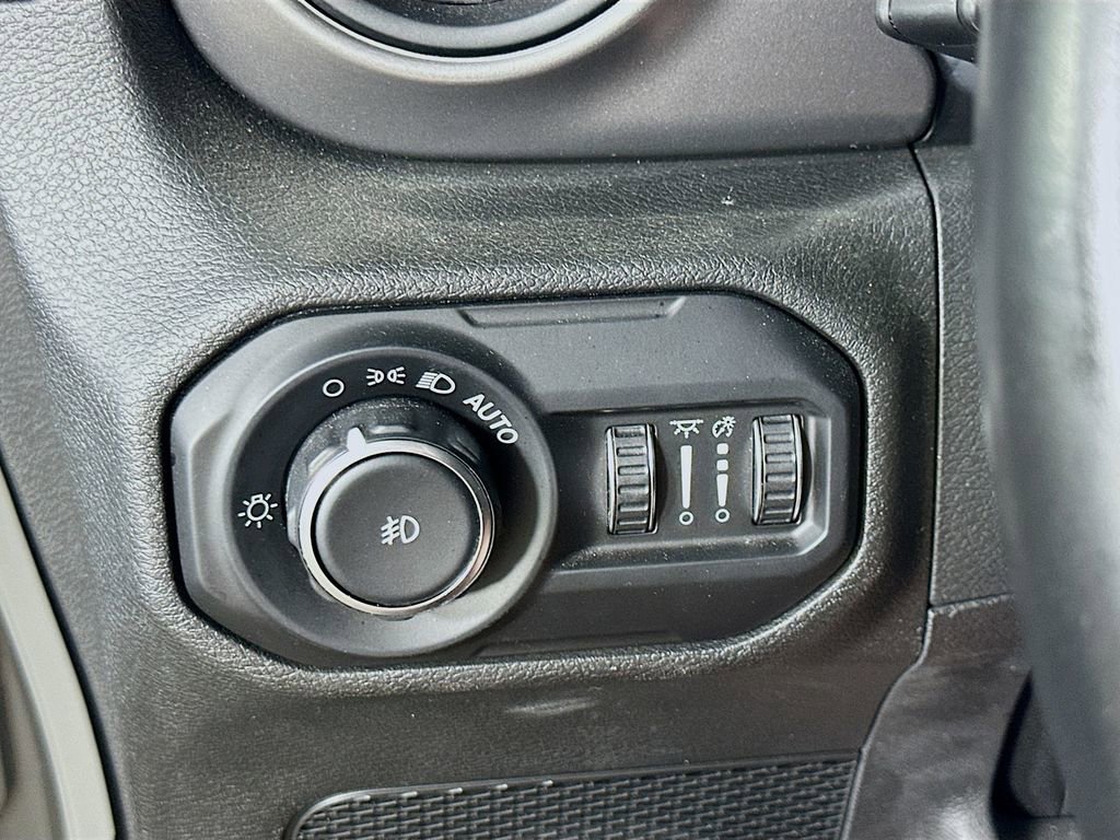 Used 2021 Jeep Wrangler Unlimited Sport AWD/4WD image 21