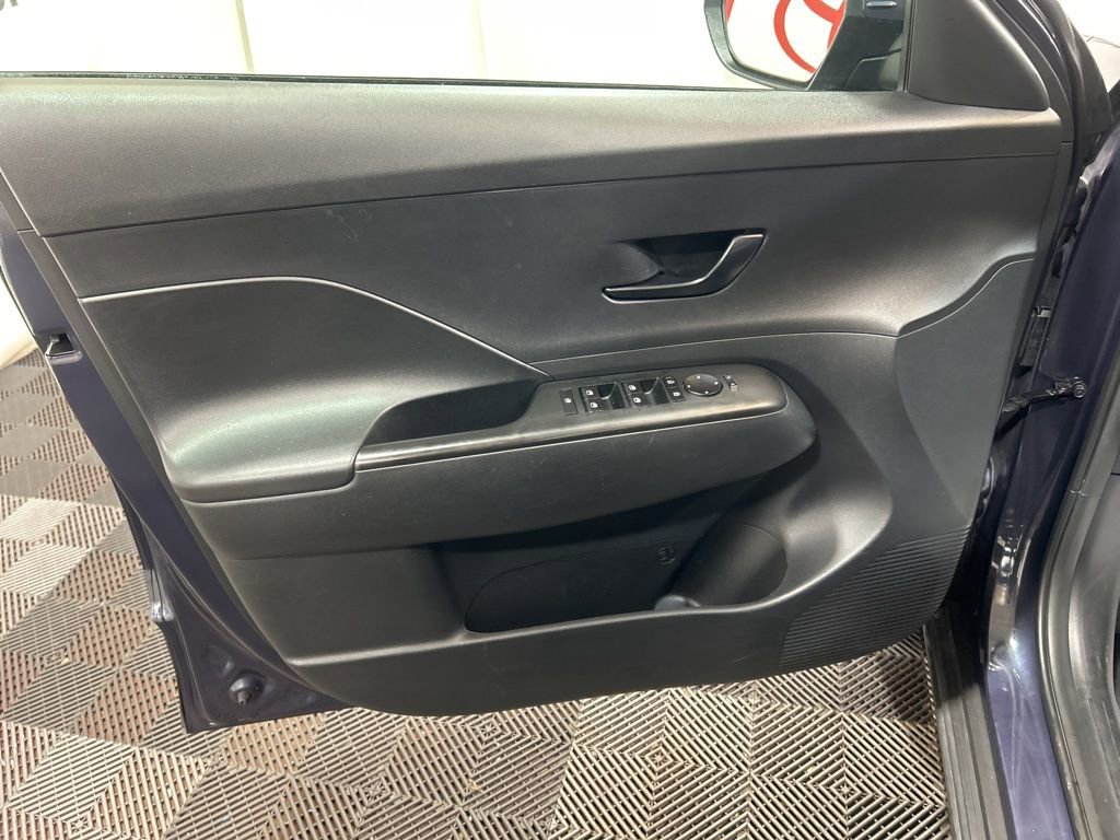 Used 2024 Hyundai Kona SEL image 24