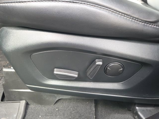 Certified 2022 Ford Explorer XLT w/ Equipment Group 202A image 31