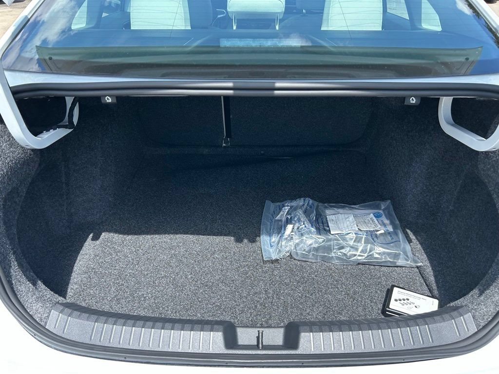 New 2026 Volkswagen Jetta SE FWD image 41