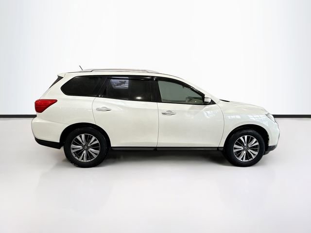 Used 2018 Nissan Pathfinder SV w/ SV Tech Package image 5