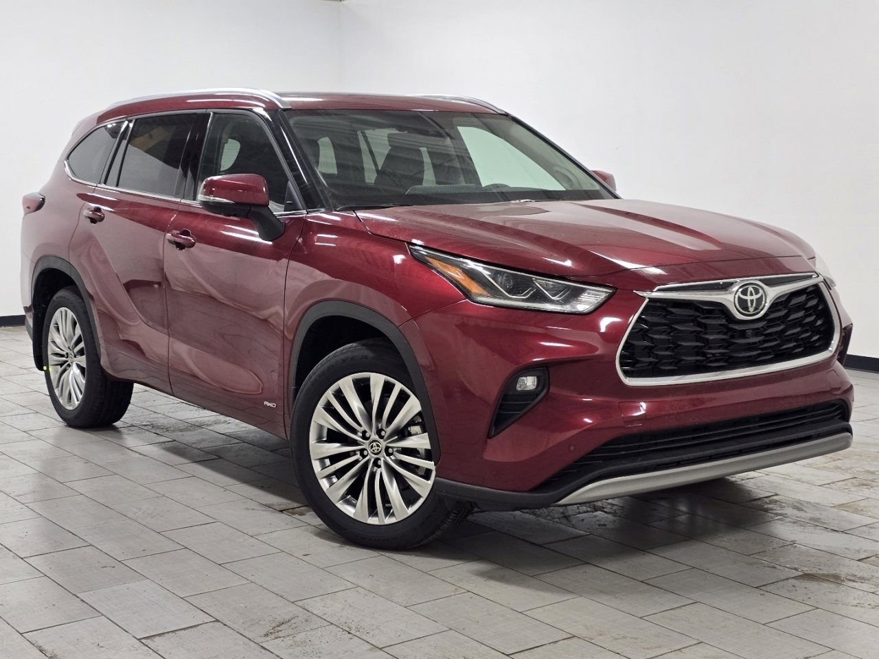 New 2026 Toyota Highlander Platinum image 2