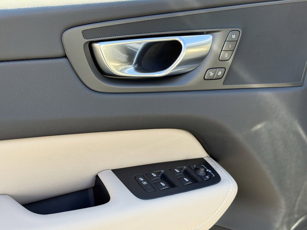 New 2026 Volvo XC60 B5 Plus w/ Protection Package Premier image 17