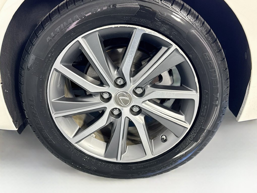 Used 2017 Lexus ES 300h w/ Luxury Package FWD image 31