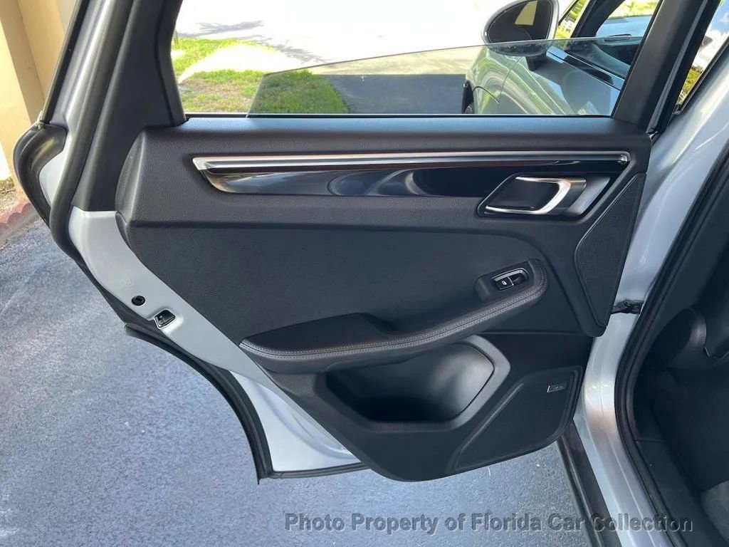 Used 2015 Porsche Macan S image 31