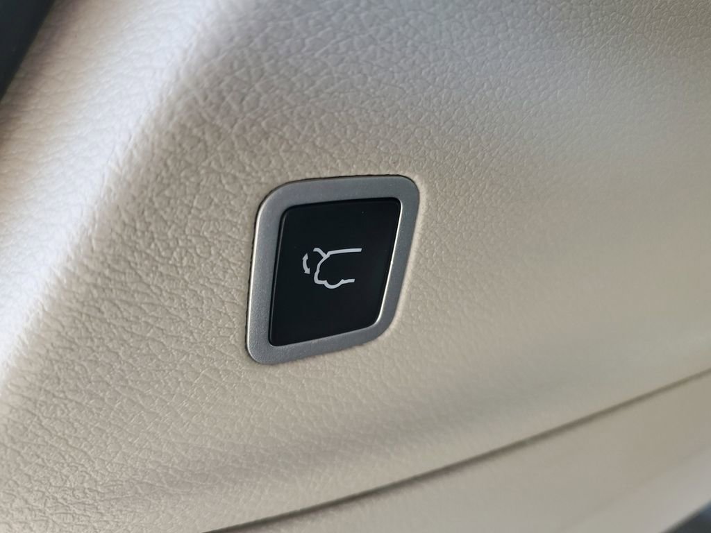 Used 2022 Chrysler Pacifica Touring-L image 31