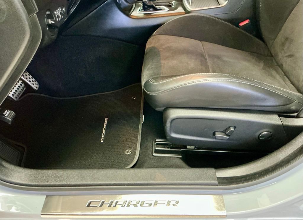 Used 2022 Dodge Charger Scat Pack RWD image 36