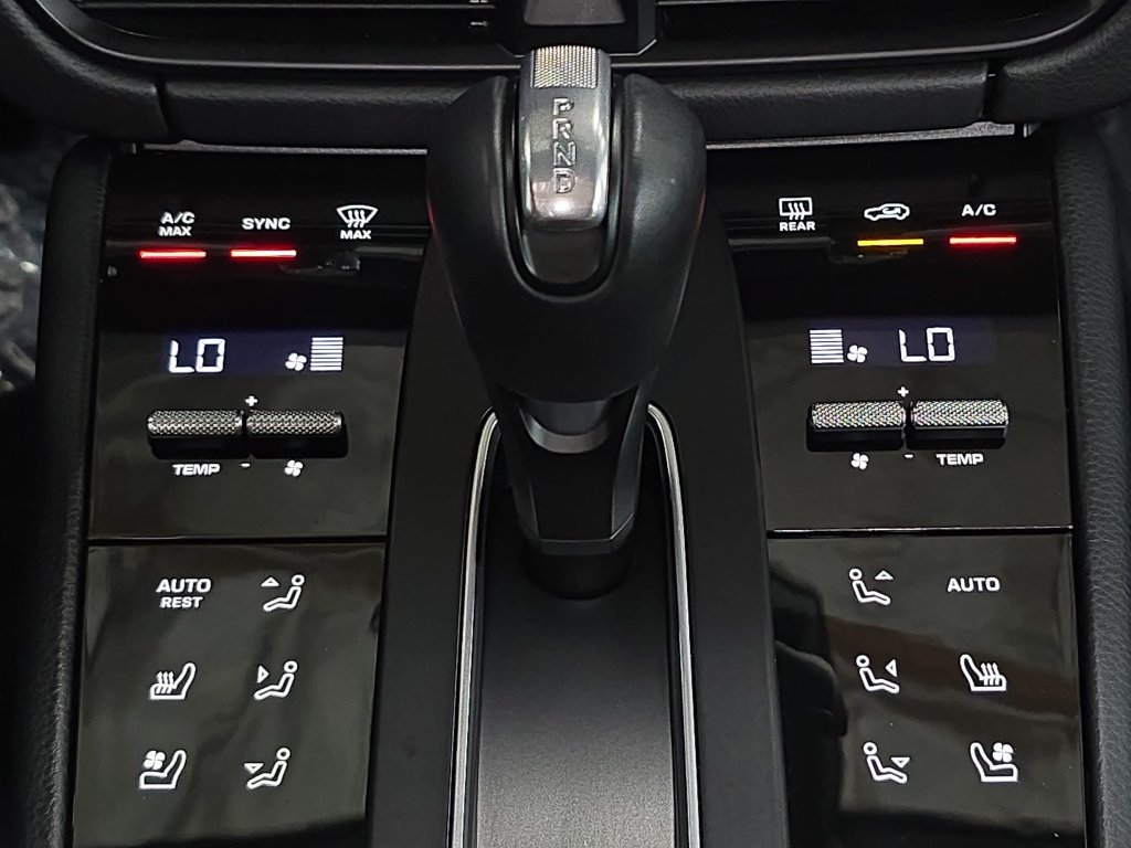 Certified 2026 Porsche Macan S AWD/4WD image 19