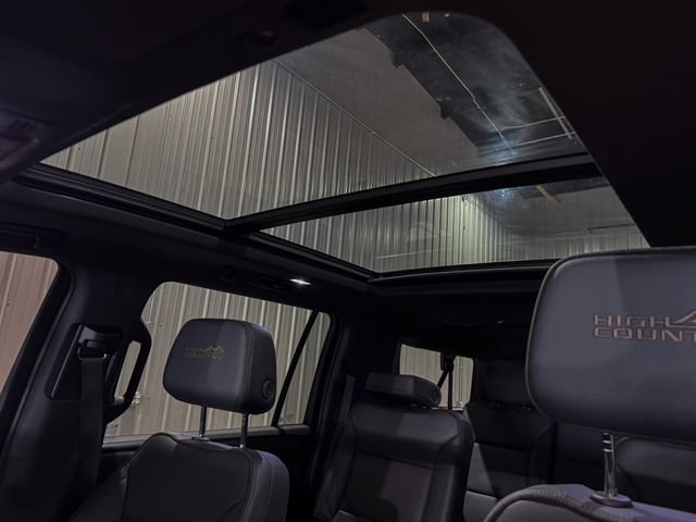 Used 2023 Chevrolet Suburban High Country AWD/4WD image 19
