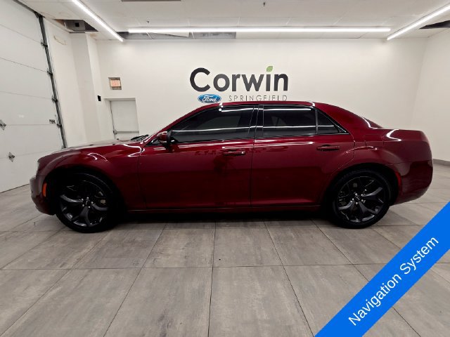Used 2023 Chrysler 300 S w/ Comfort Group RWD image 2