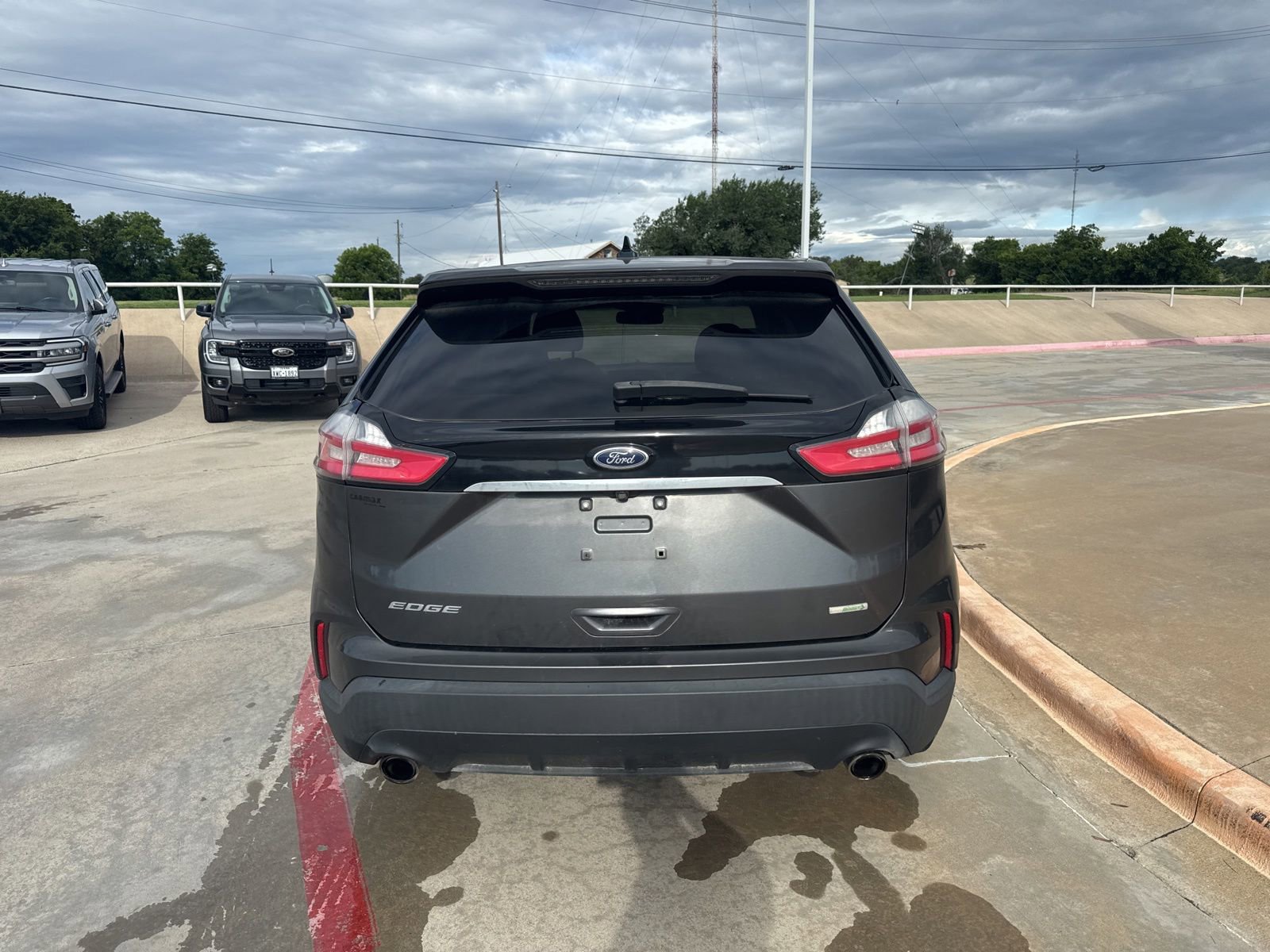 Used 2019 Ford Edge SE FWD image 6