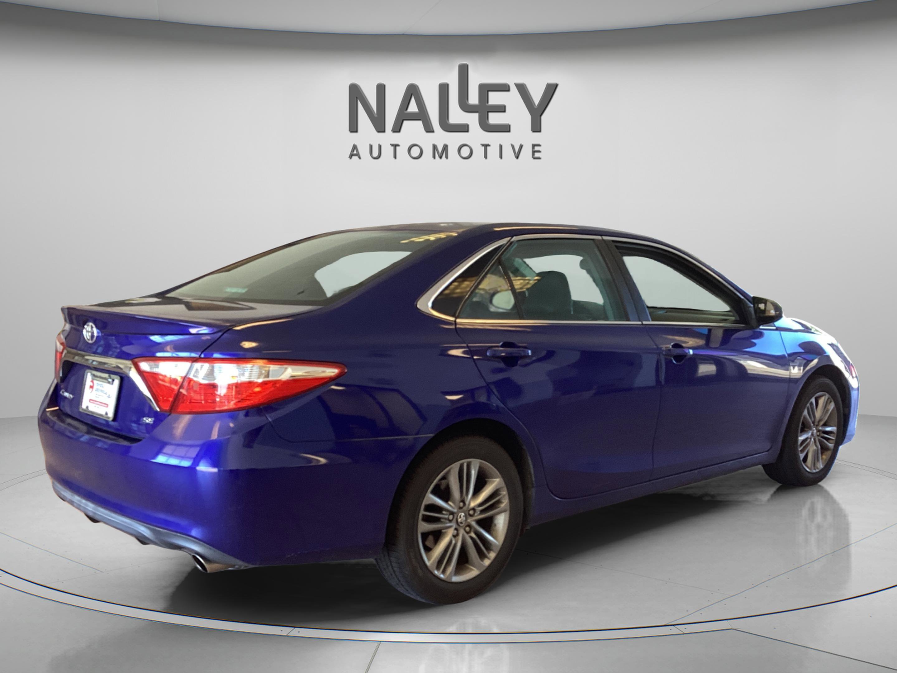 Used 2016 Toyota Camry SE FWD image 6