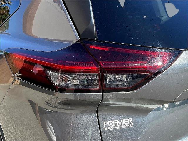 Certified 2024 Nissan Rogue SV FWD image 25
