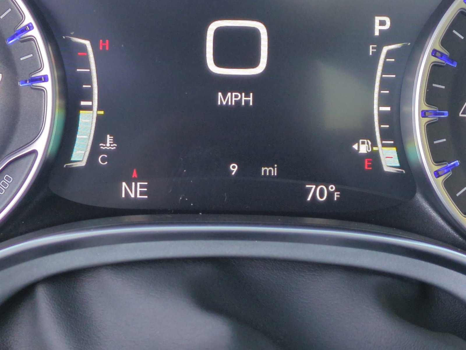 New 2026 Chrysler Pacifica Limited w/ Uconnect Theater Family Group image 11