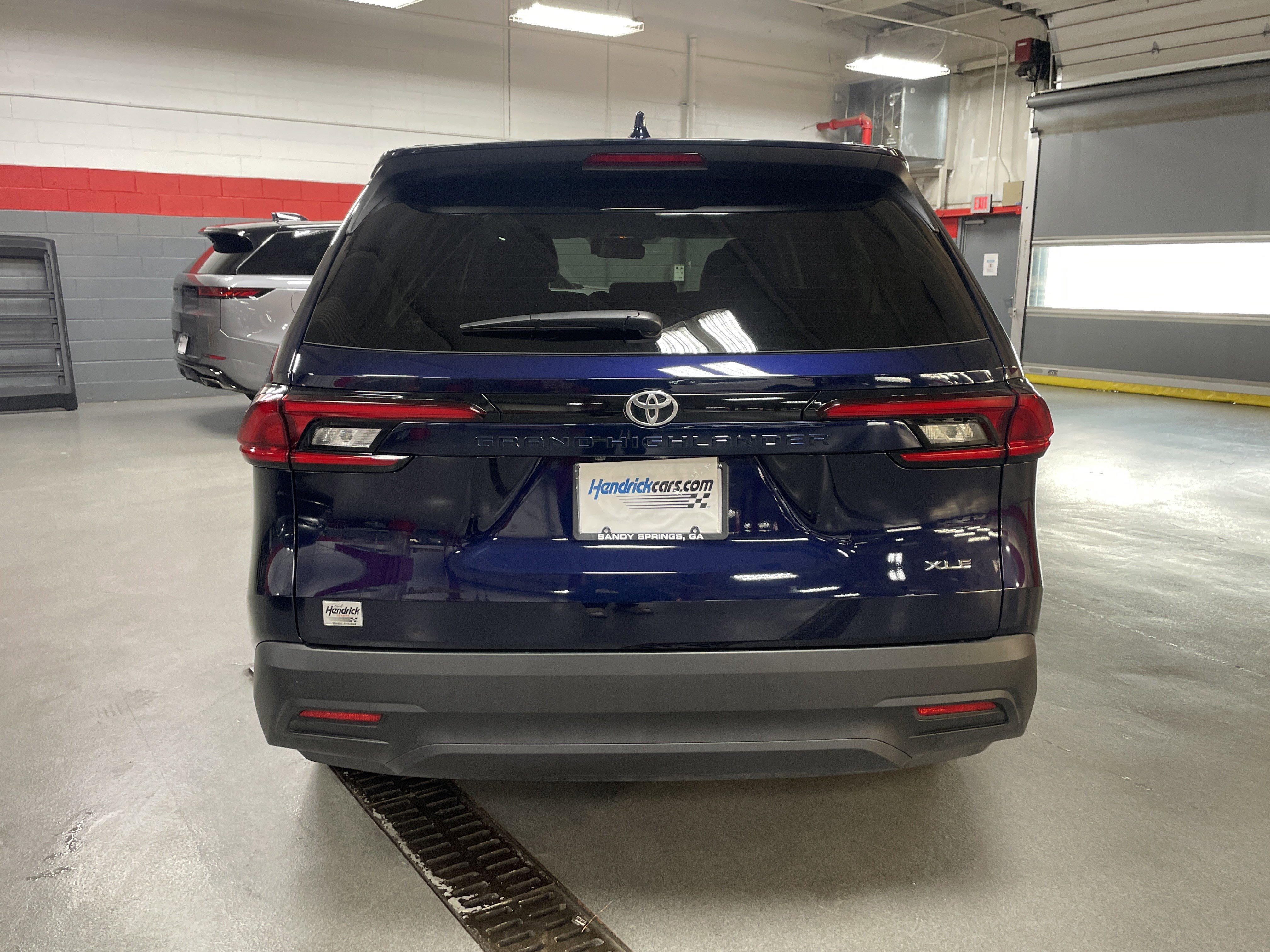 Used 2025 Toyota Grand Highlander FWD image 9