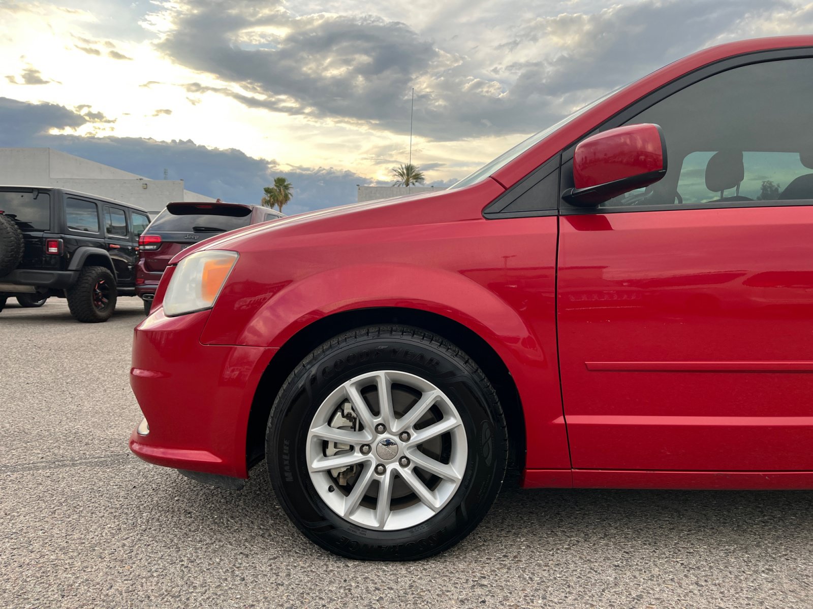 Used 2013 Dodge Grand Caravan SXT FWD image 11