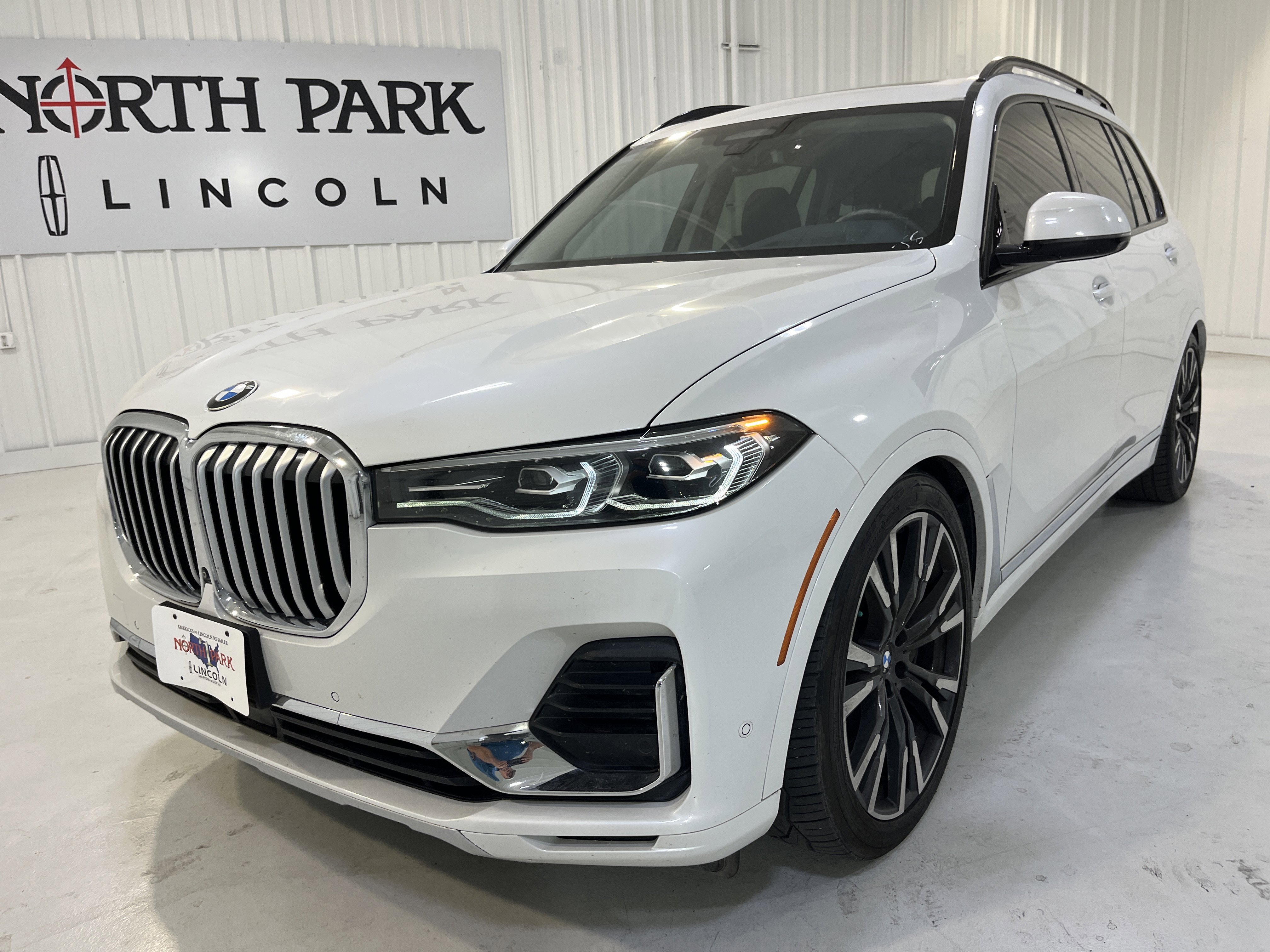 Used 2021 BMW X7 xDrive40i w/ Premium Package image 30