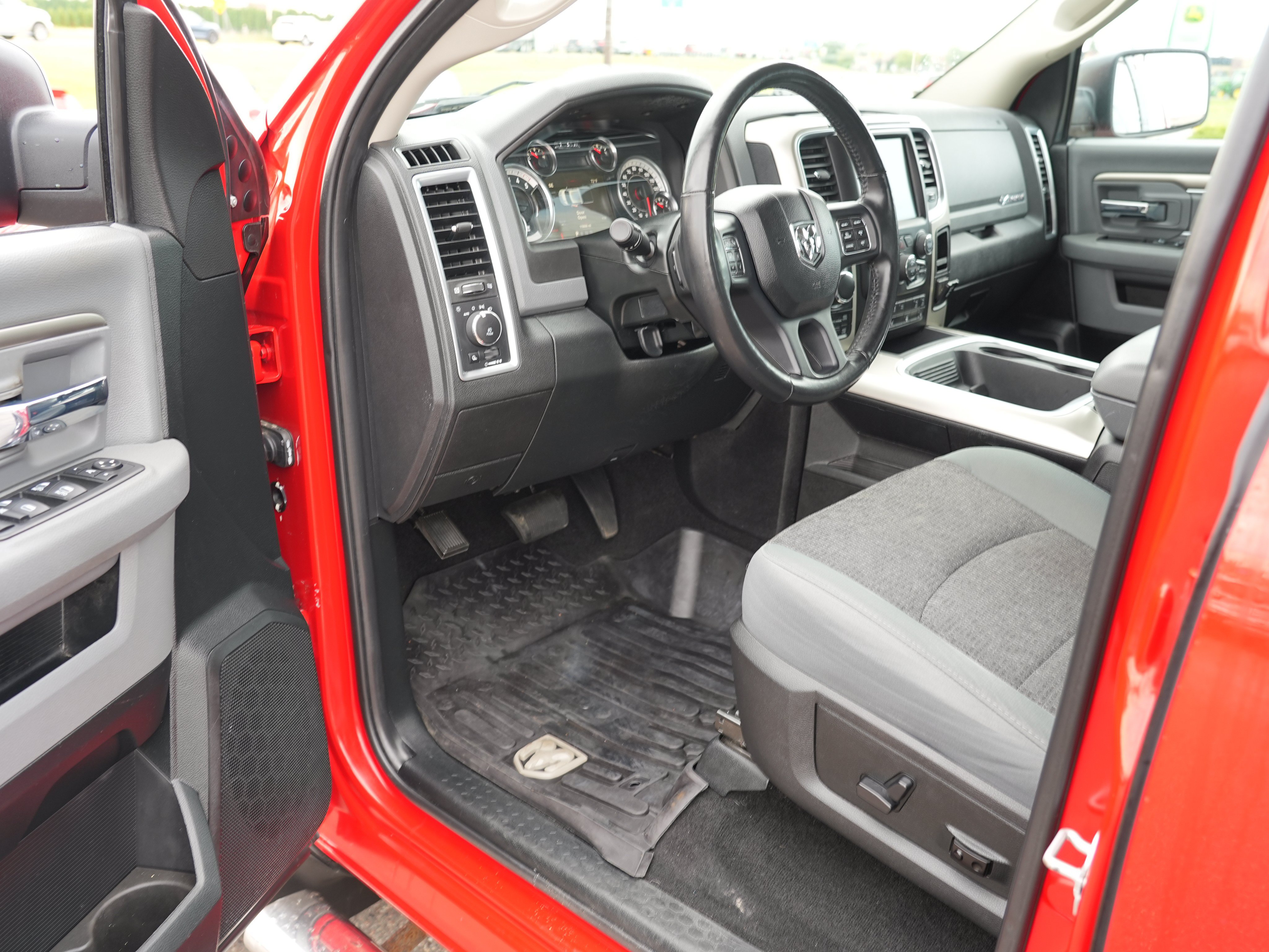 Used 2017 RAM 1500 Big Horn AWD/4WD image 13