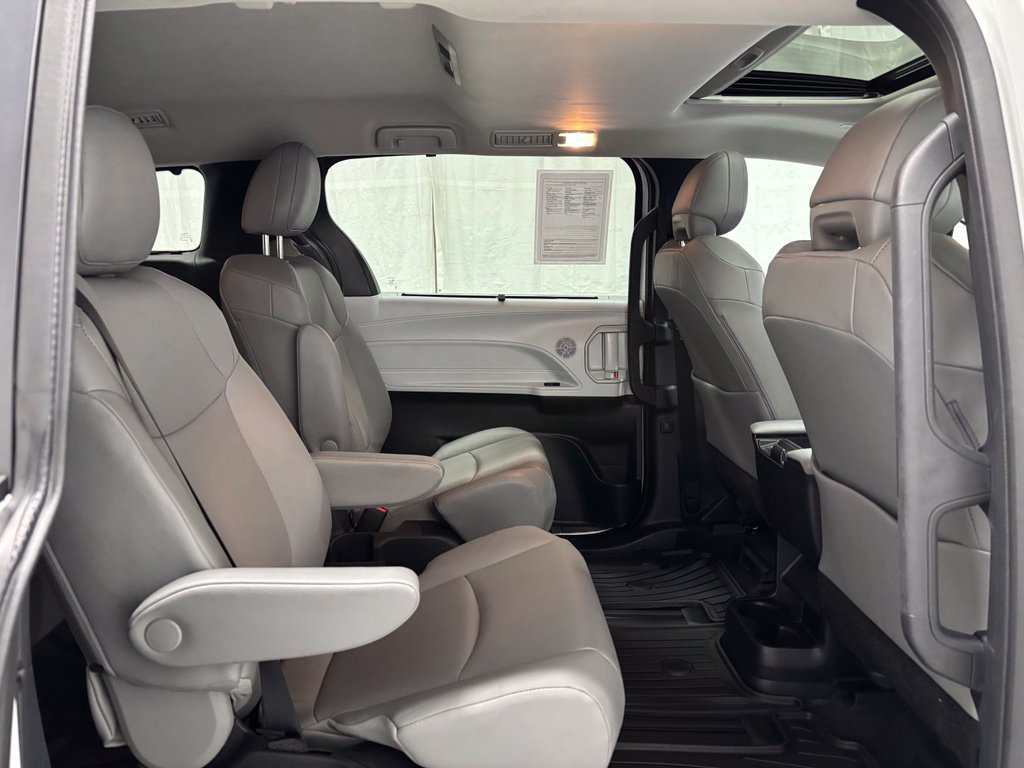 Used 2026 Toyota Sienna XLE AWD/4WD image 58