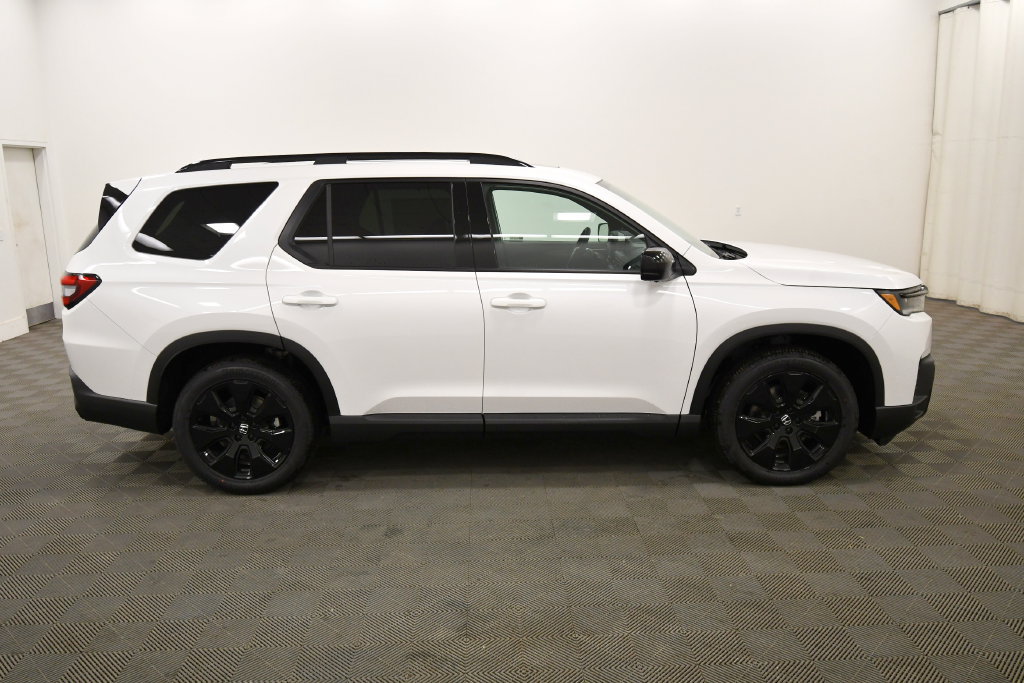 New 2026 Honda Pilot Black Edition image 8