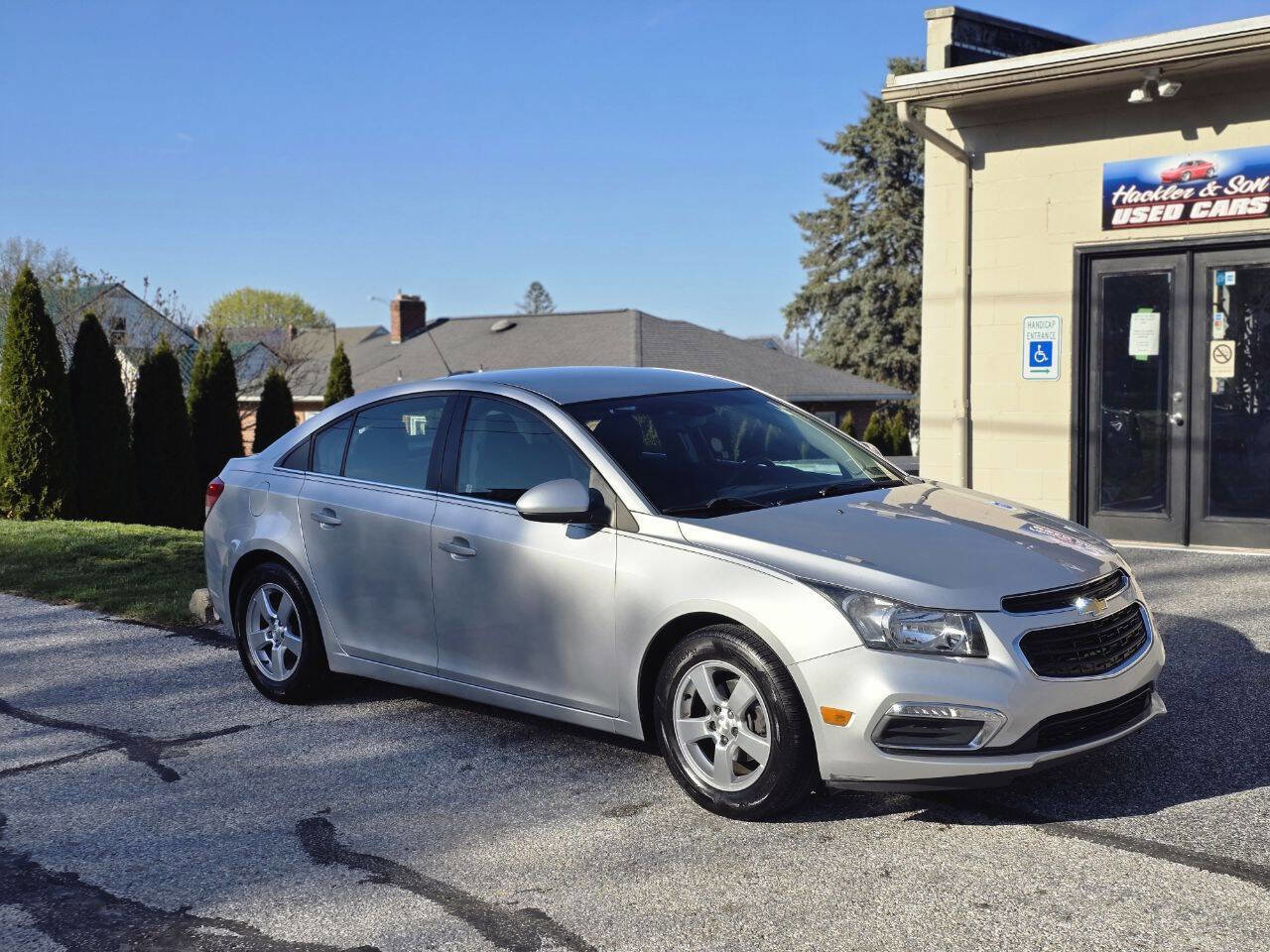 Used 2016 Chevrolet Cruze LT w/ Technology Package image 2