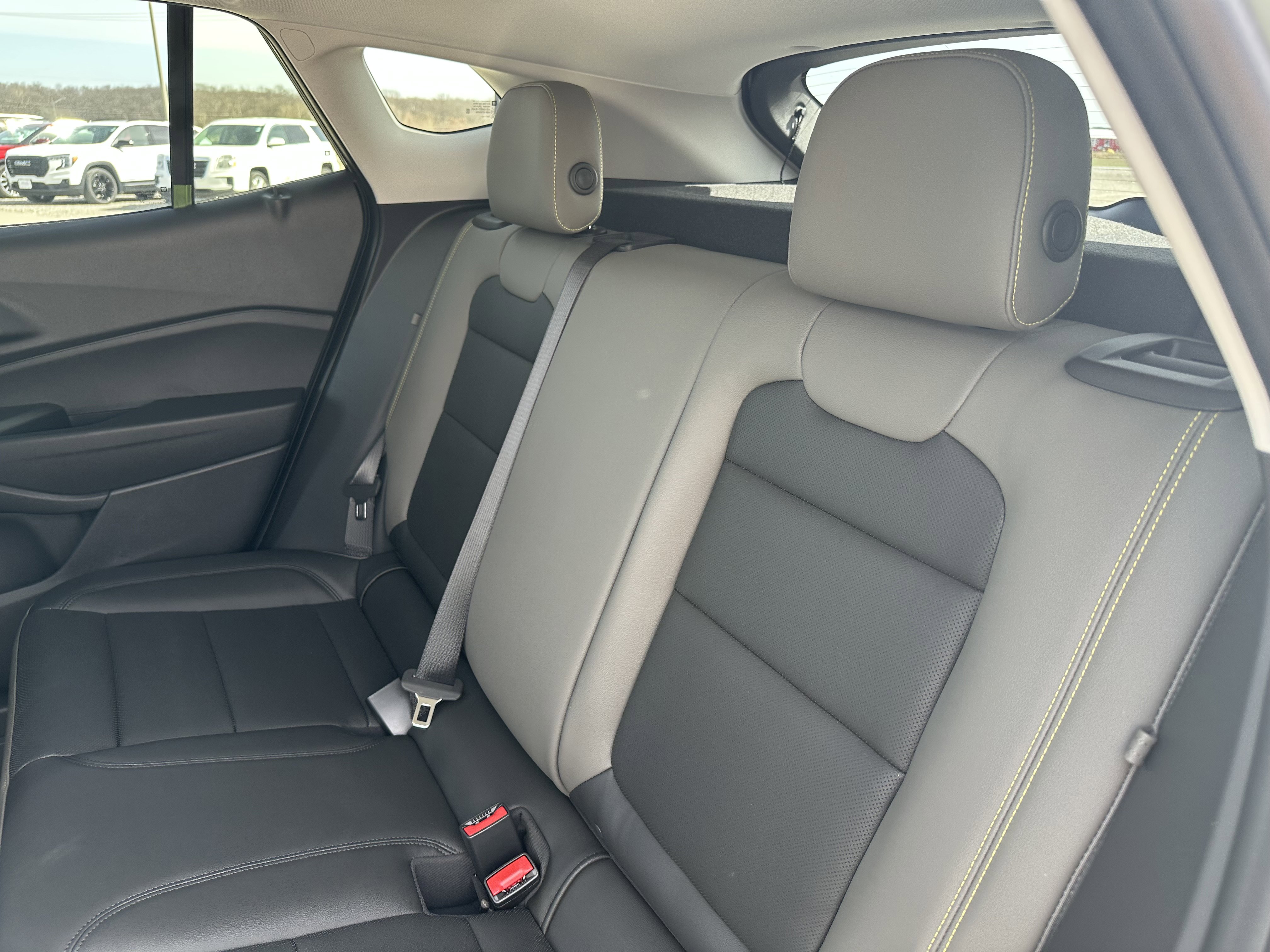 New 2026 Chevrolet Trax ACTIV w/ Sunroof Package image 21