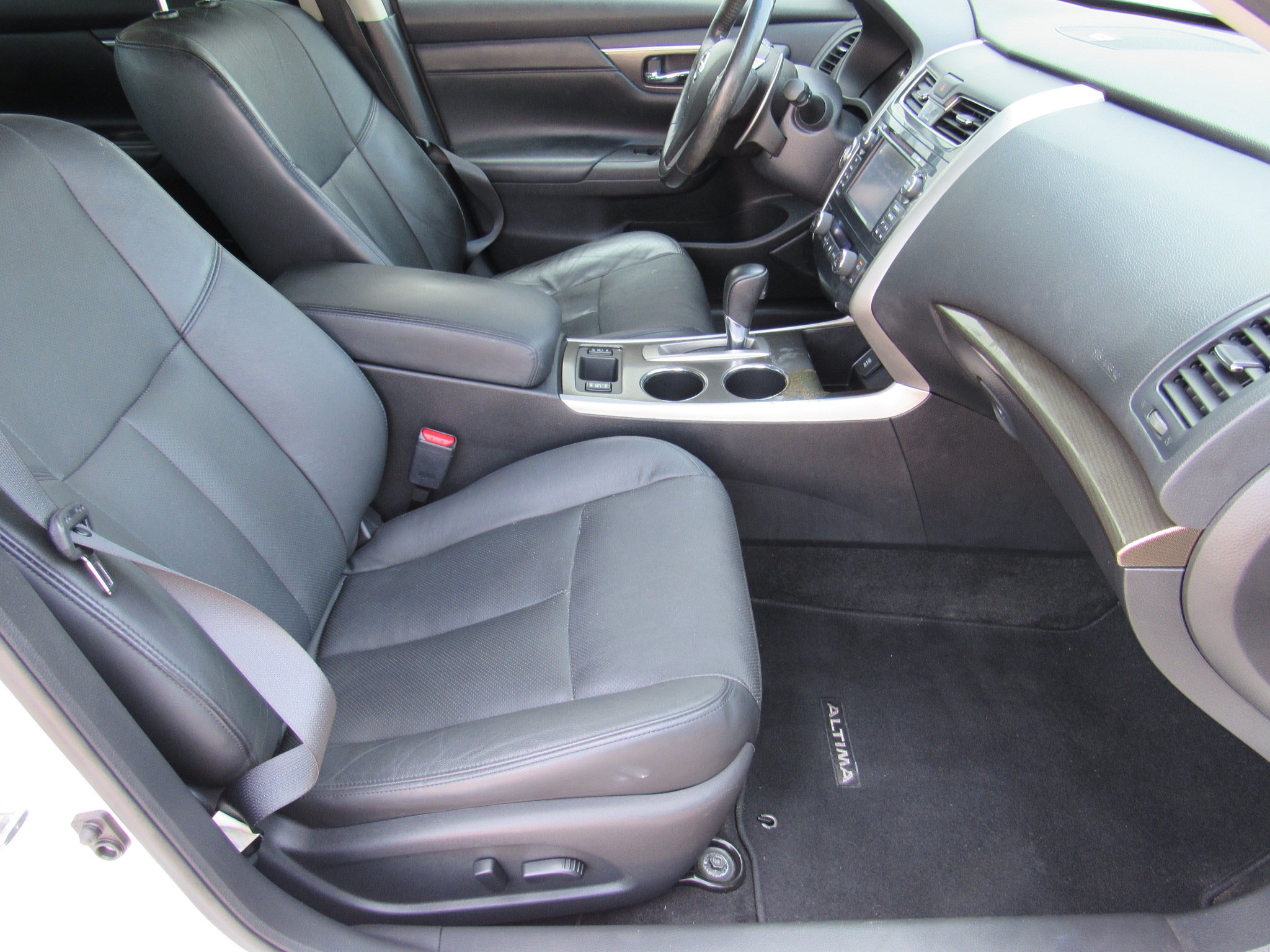 Used 2015 Nissan Altima 3.5 SL FWD image 20