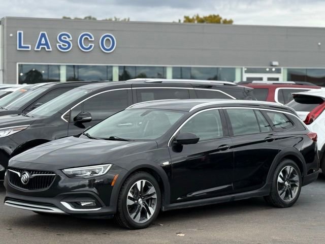 Used 2018 Buick Regal Essence w/ Driver Confidence Package #1