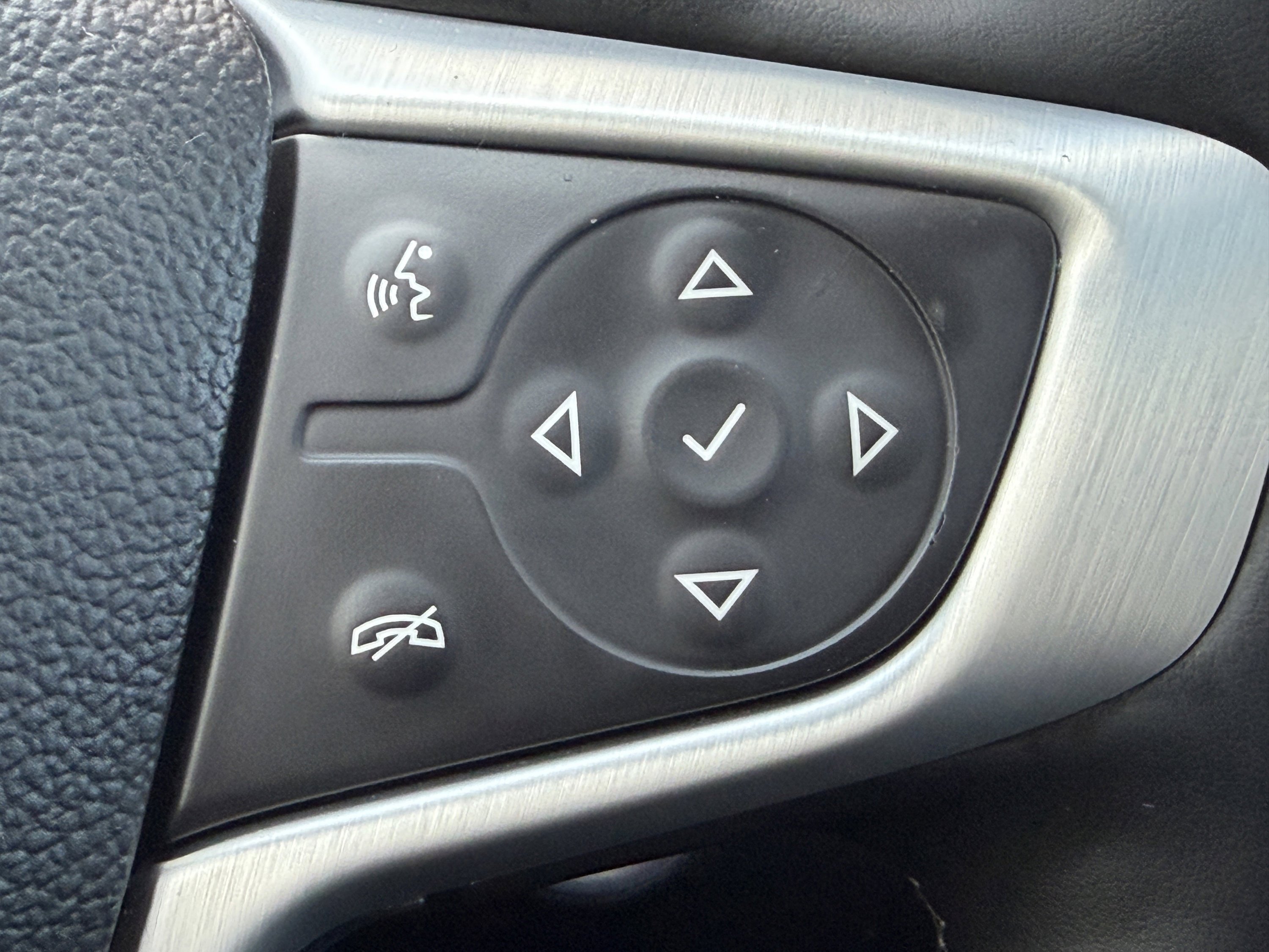 Used 2024 GMC Terrain SLT w/ Infotainment Package II AWD/4WD image 22