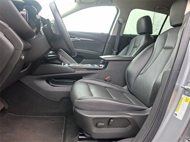 Used 2023 Buick Envision Essence image 13