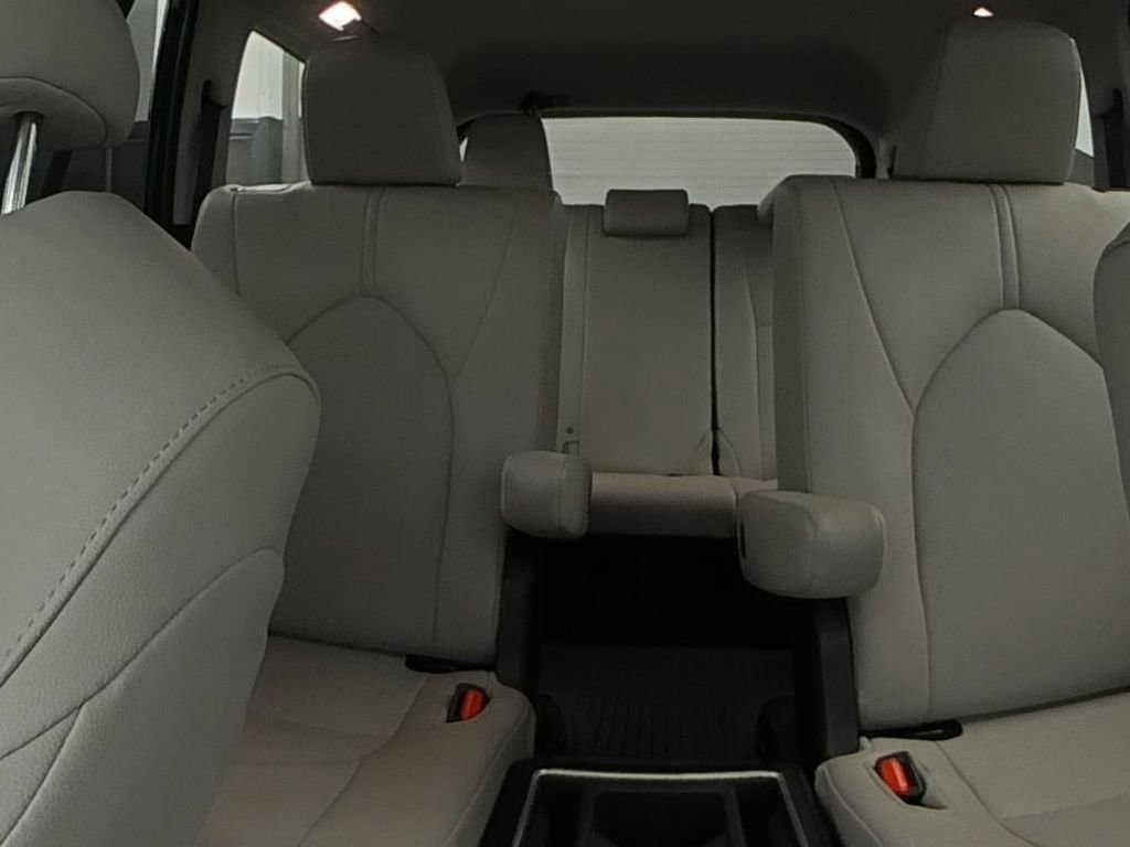 Used 2026 Toyota Grand Highlander FWD image 10