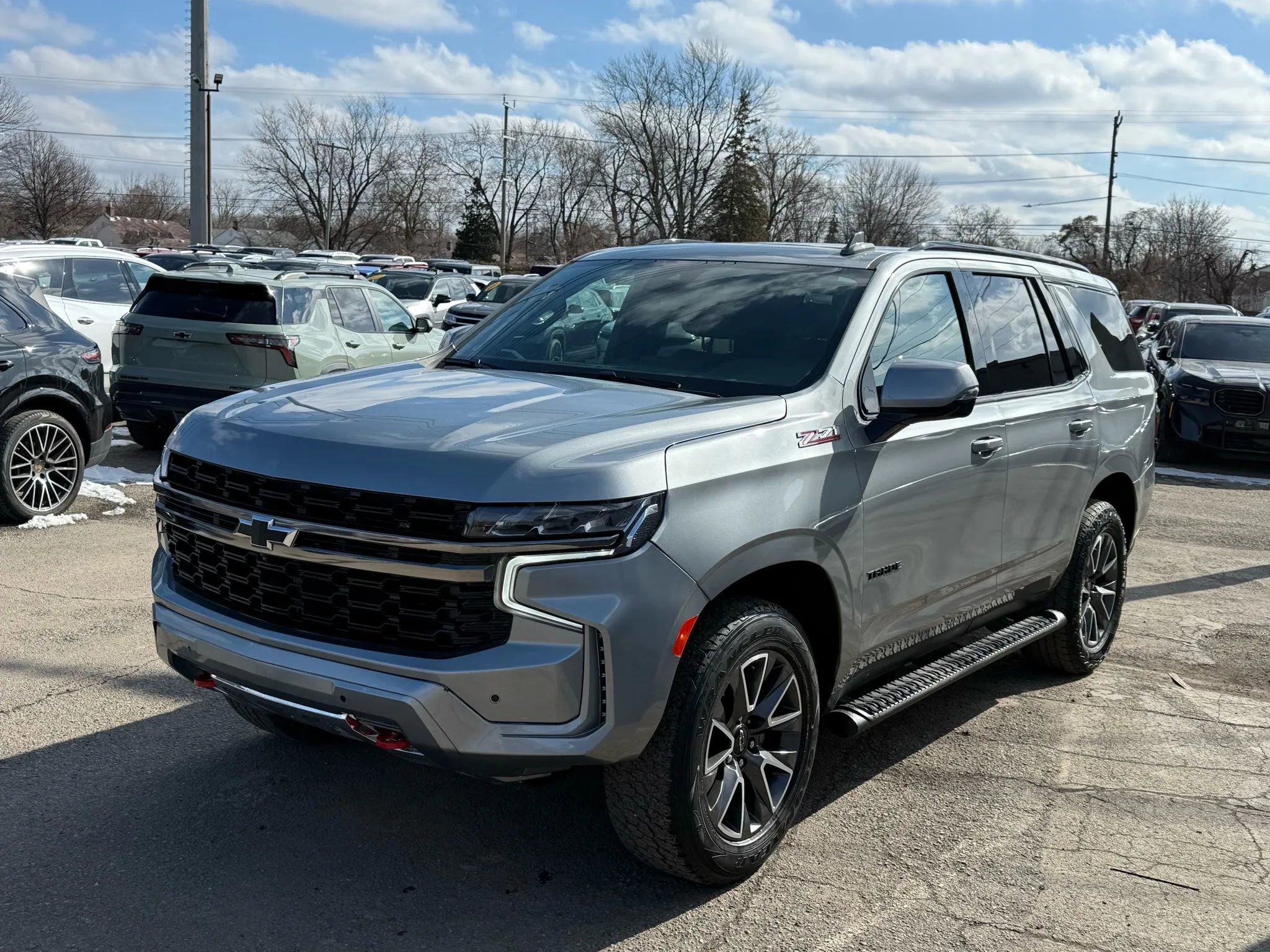 Used 2024 Chevrolet Tahoe Z71 w/ Luxury Package AWD/4WD image 2