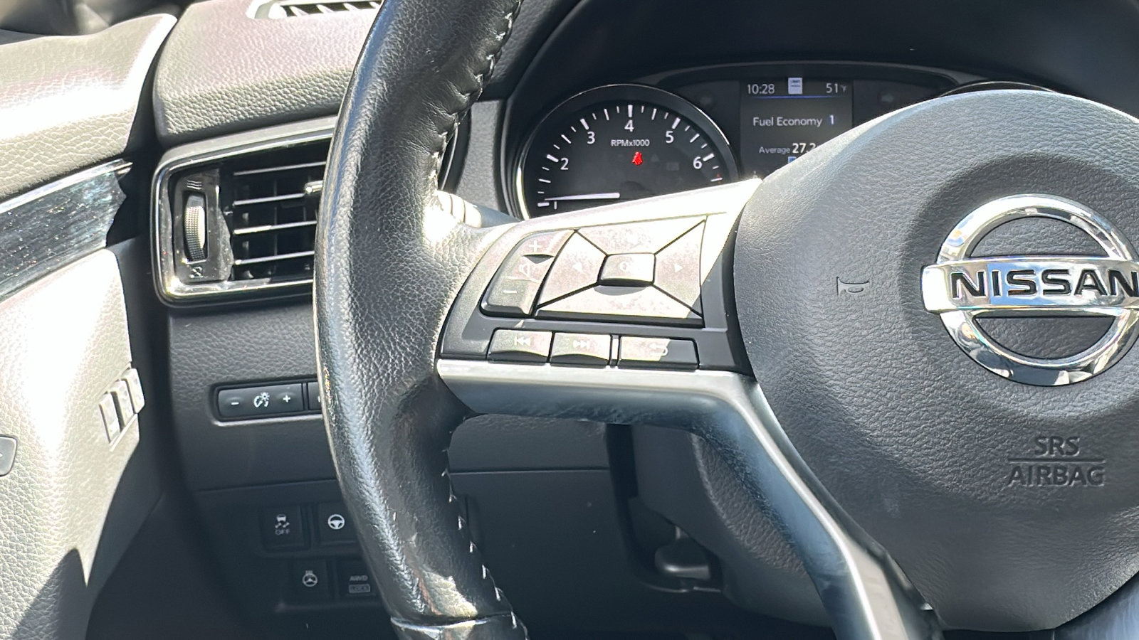 Certified 2022 Nissan Rogue Sport SL w/ Premium Package image 17