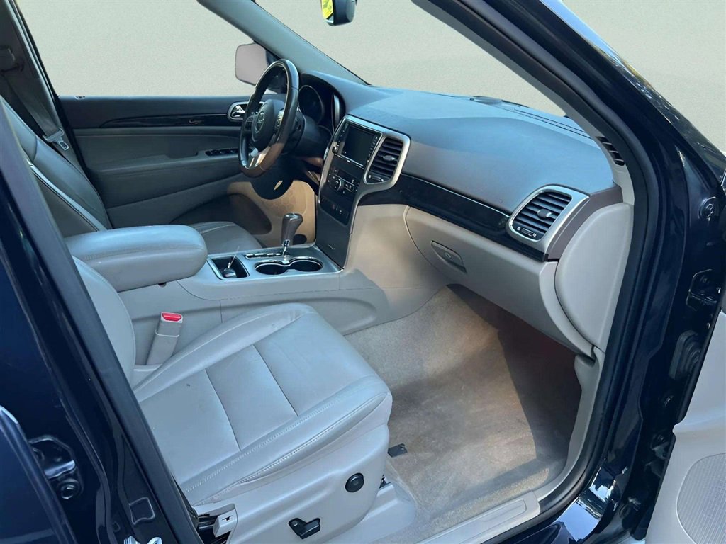 Used 2011 Jeep Grand Cherokee Laredo AWD/4WD image 19