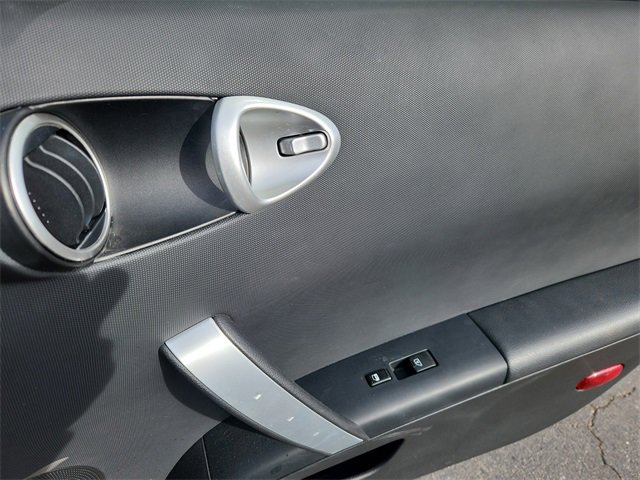 Used 2005 Nissan 350Z Touring image 12