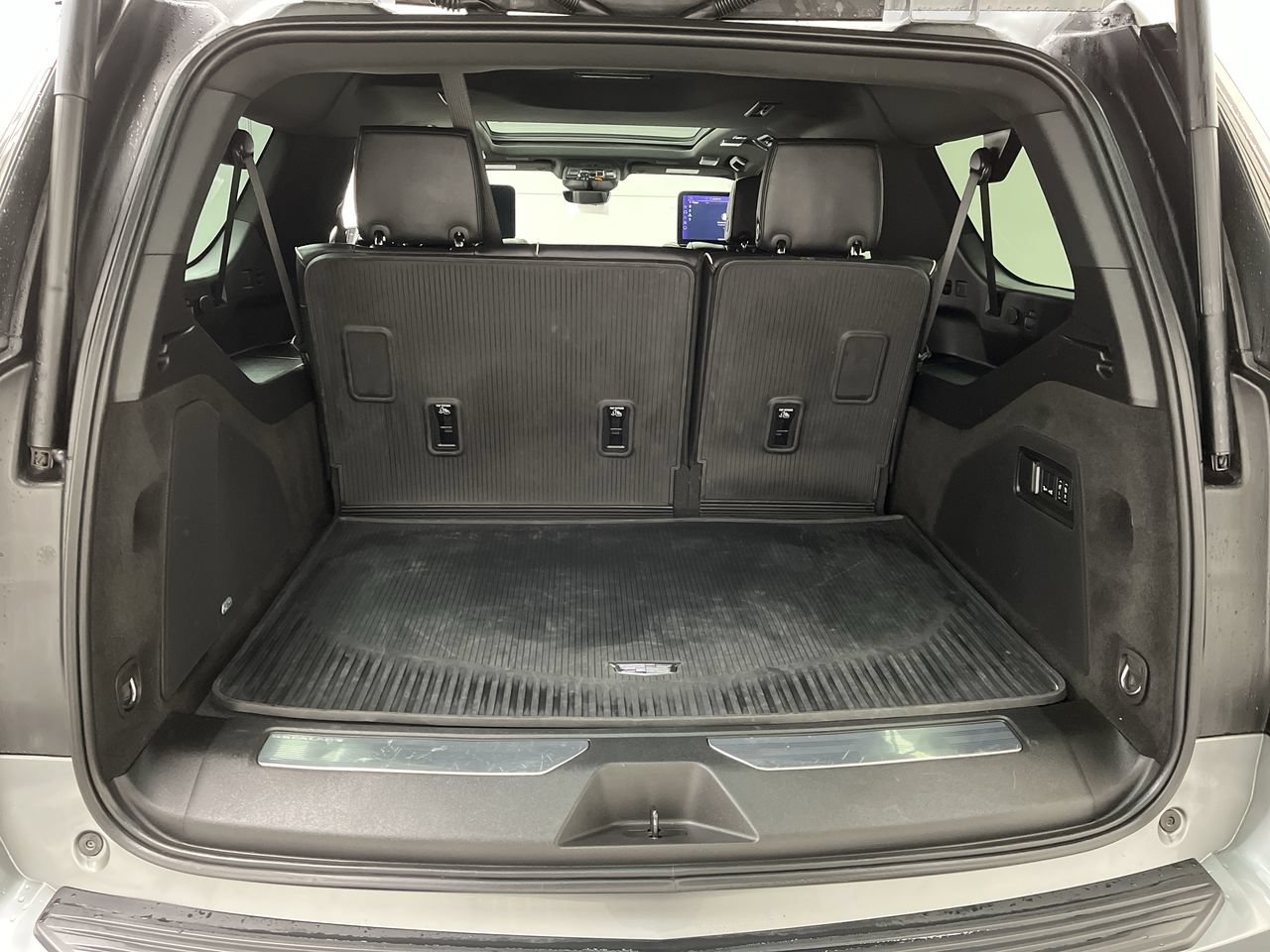 Certified 2025 Cadillac Escalade ESV Sport w/ Touring Package AWD/4WD image 36