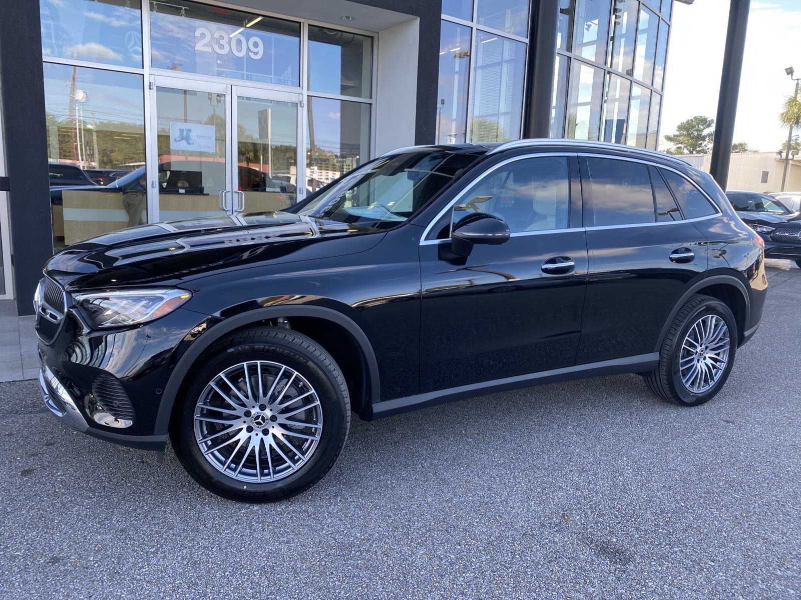 New 2024 Mercedes-Benz GLC 300 4MATIC image 1