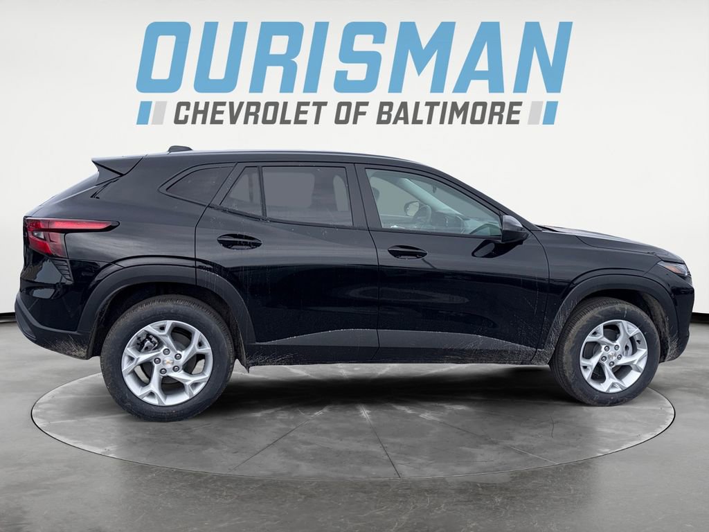 New 2026 Chevrolet Trax LS w/ LS Convenience Package FWD image 7