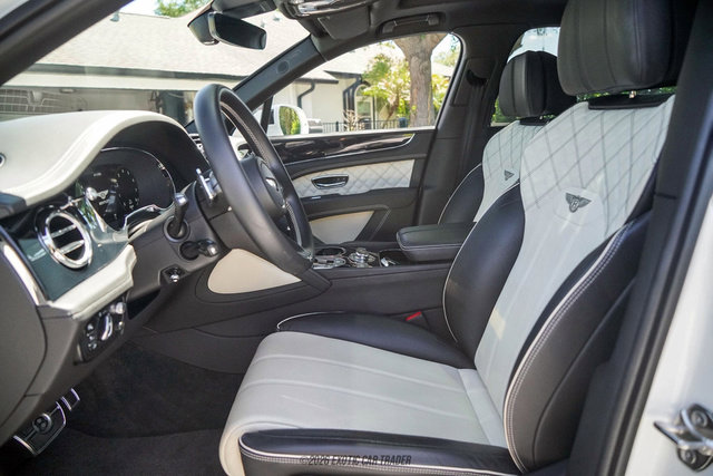 Used 2021 Bentley Bentayga AWD/4WD image 19