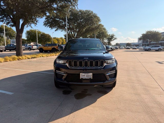 Used 2023 Jeep Grand Cherokee Limited AWD/4WD image 2