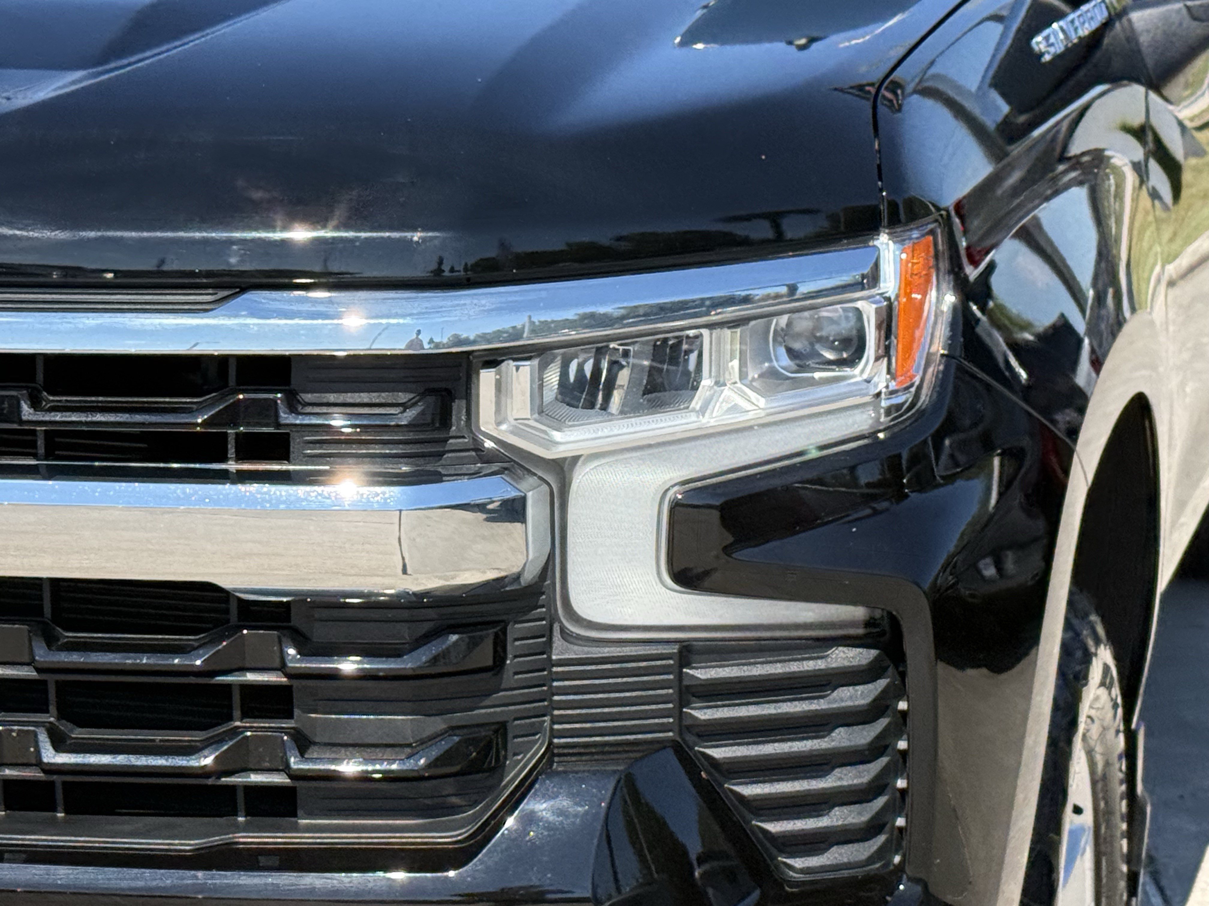Used 2025 Chevrolet Silverado 1500 LT AWD/4WD image 10